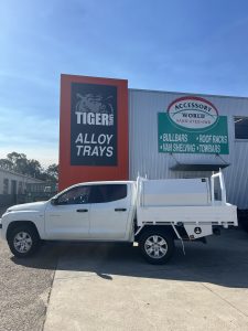 Mitsibishi Triton Dual Cab with Tradie Tray Powdercoated White #9