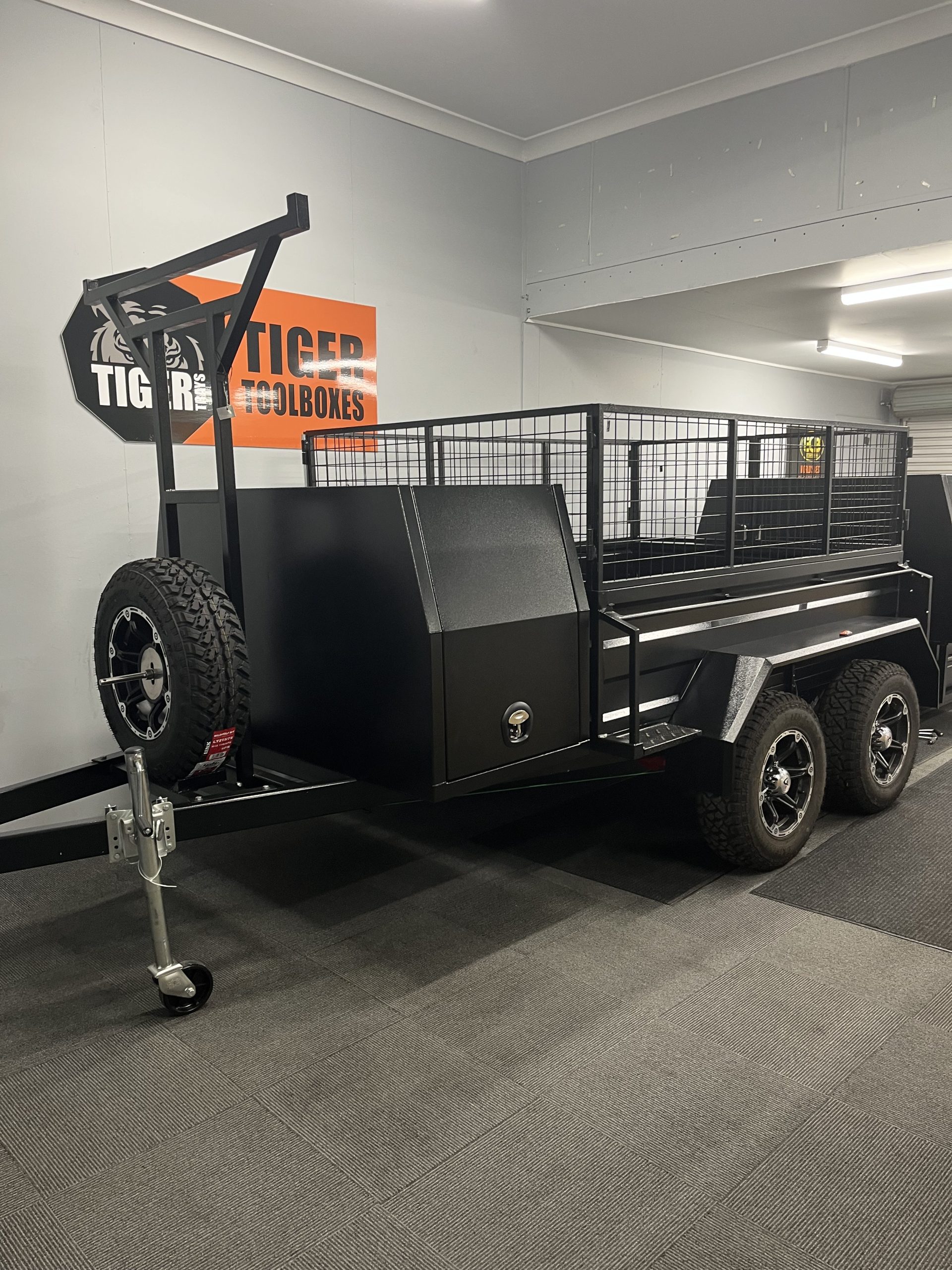 Tradesmen Trailer inc. removeable canopy 2 drawer toolbox