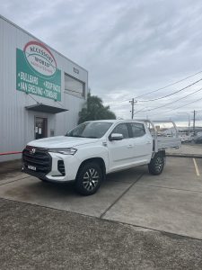 LDV Dual Cab with Tradie Tray and ladder rack #9