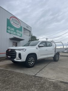 LDV Dual Cab with Tradie Tray and ladder rack #8