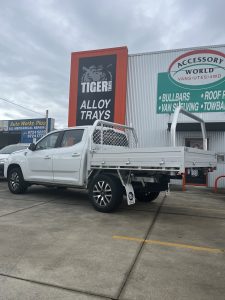 LDV Dual Cab with Tradie Tray and ladder rack #5