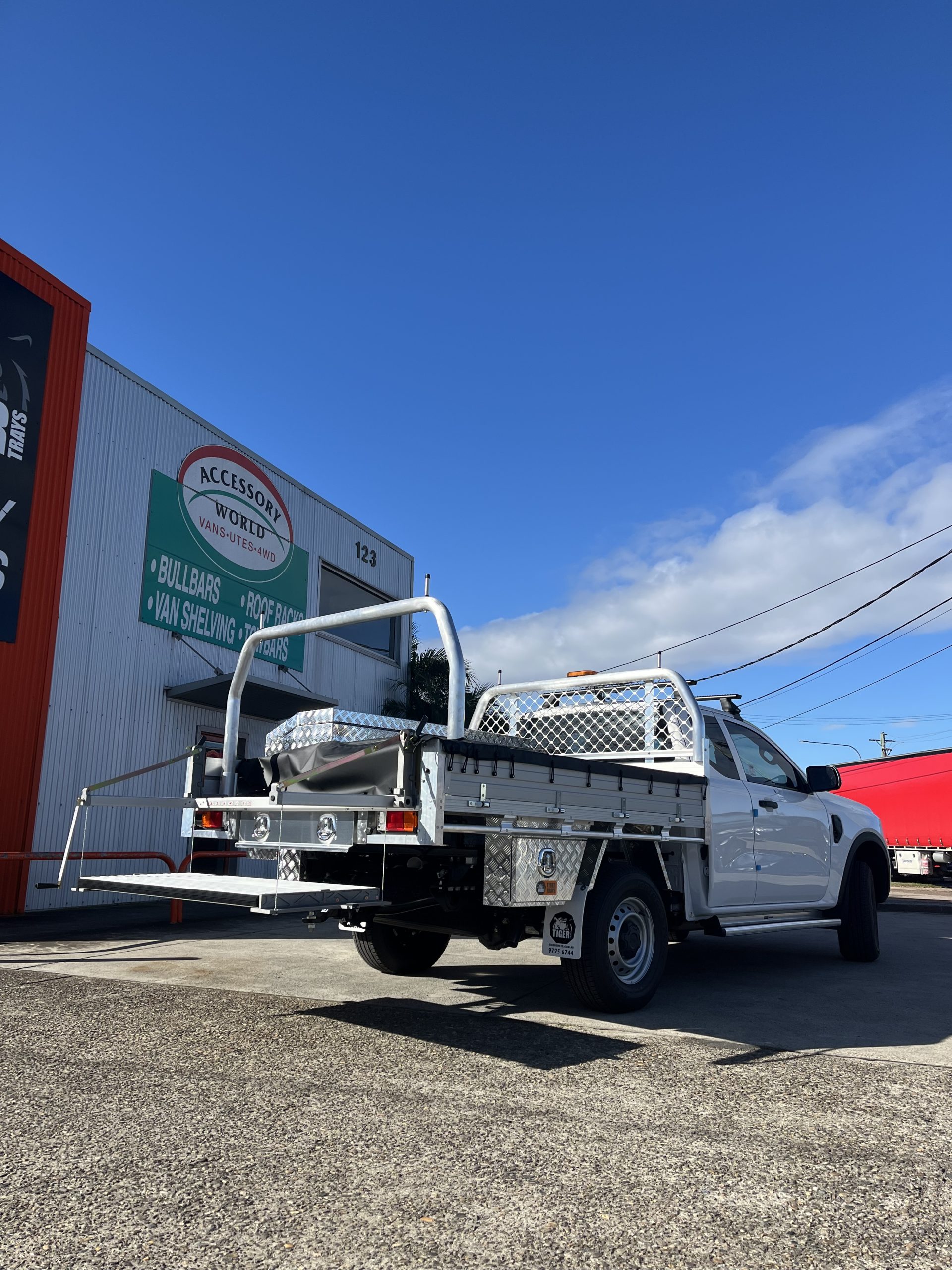 Tailgate Loader