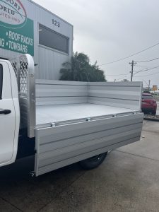 Single Cab Hilux with Tiger Tough Heavy Duty Series Alloy Tray with 660mm Sideboards and 90 degree headboard #80
